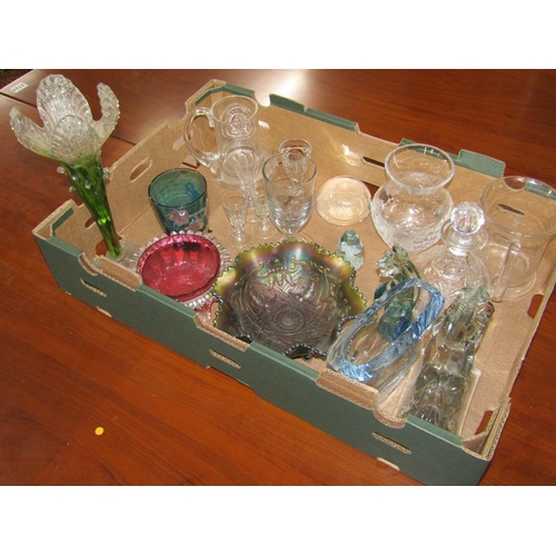 2009 - COLLECTION OF ART AND CRYSTAL GLASSWARE TO INCL. VASES, LARGEST VASE 30CM H