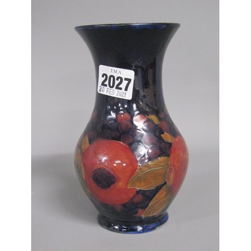 2027 - WILLIAM MOORCROFT POMEGRANATE VASE, 15CM H