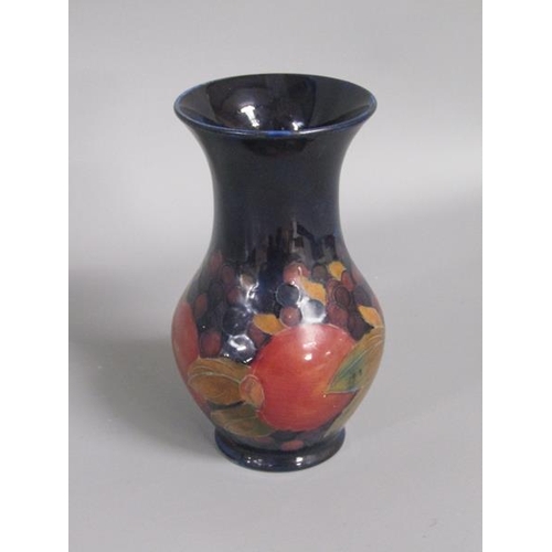 2027 - WILLIAM MOORCROFT POMEGRANATE VASE, 15CM H