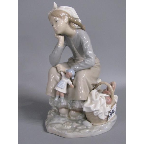 2041 - LLADRO FIGURINE - DUTCH GIRL WITH DOLL, 23CM H