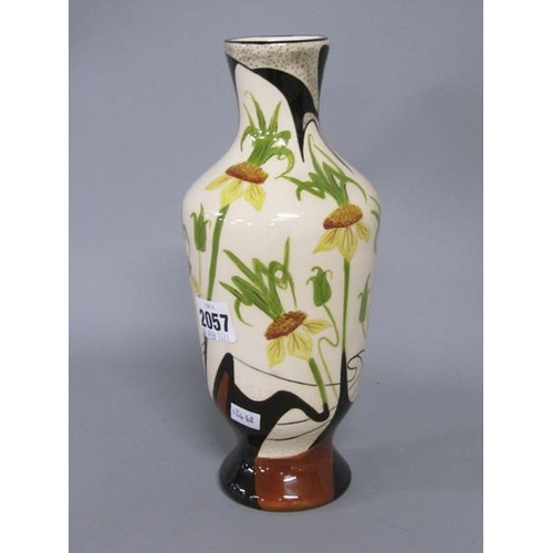 2057 - BLACK RYDEN VASE DECORATED WITH YELLOW FLOWERS, 25CM H