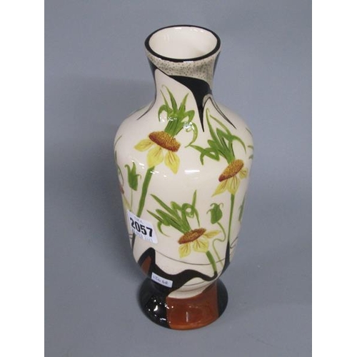 2057 - BLACK RYDEN VASE DECORATED WITH YELLOW FLOWERS, 25CM H