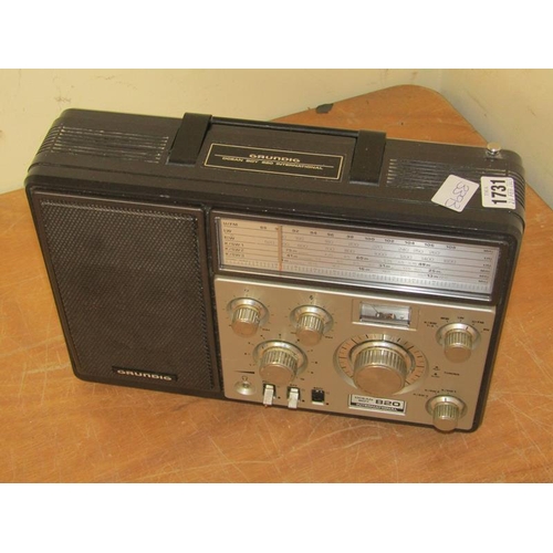 1731 - VINTAGE GRUNDIG 220 INTERNATIONAL RADIO - 34cms W