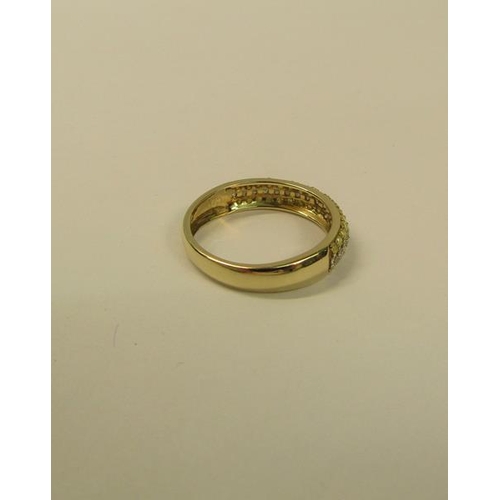 107 - Gold half eternity ring set with fancy yellow and white diamonds - ring size N/O