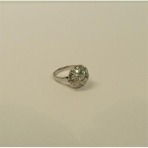 109 - A large and impressive white metal ring set with old cut diamonds - ring size N