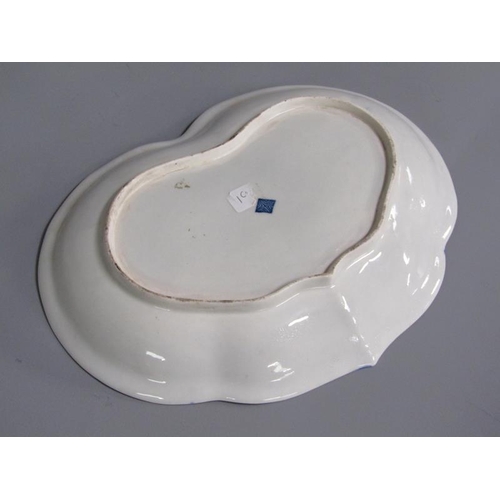 276 - A first period Worcester kidney shaped dessert dish, the scale blue ground wide border painted in re... 