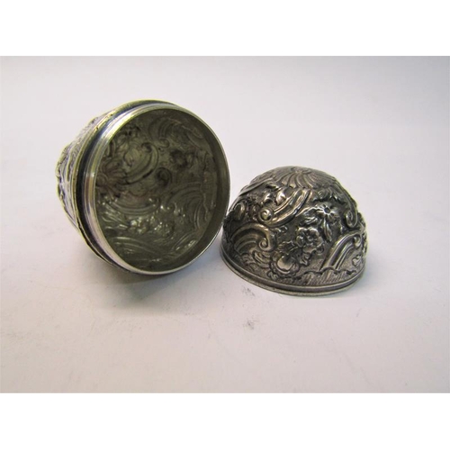 177 - A Victorian silver nutmeg grater box of egg form - the grater mechanism missing, 4.5cm w.