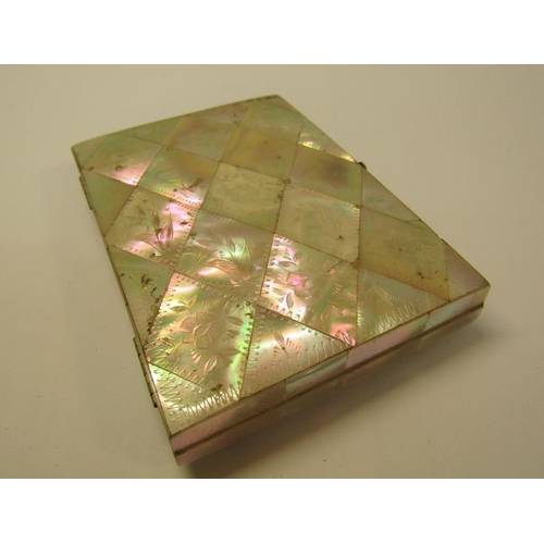 75 - A 19c mother of pearl visiting card case, the diamond pearls engraved with flowers and leaf, opening... 