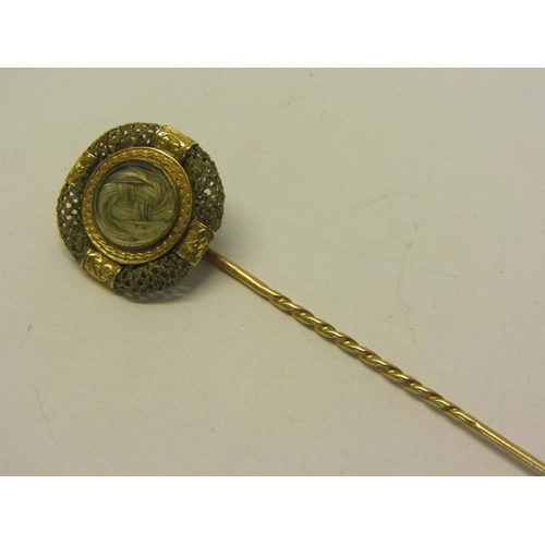 146 - A 19c gold memoriam stick pin, 6.5cm l.