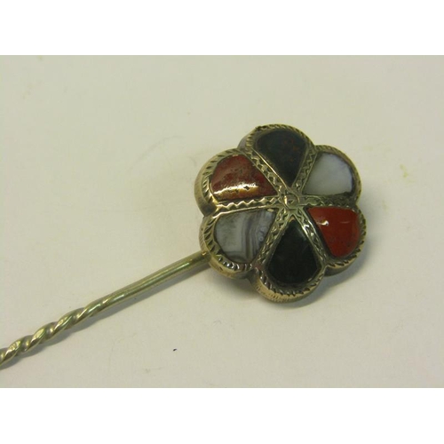 147 - An Edwardian Scottish silver coloured agate set stick pin, 7cm l.