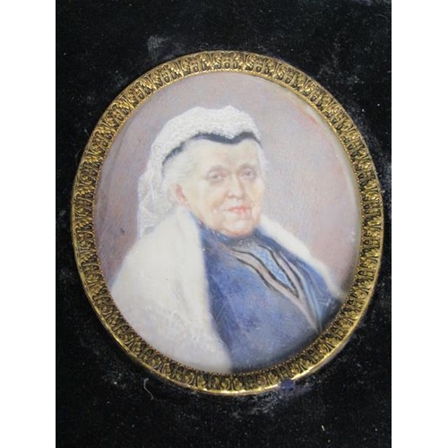 91 - Dora Webb 1935 - Oval portrait miniature of an older lady, signed and dated, framed and glazed, 7.5c... 