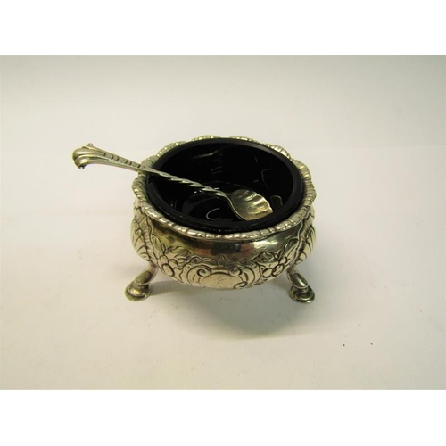 207 - A mid 18c Irish salt cellar, c.1760, 7.5cm w, together with a spoon, 1883.