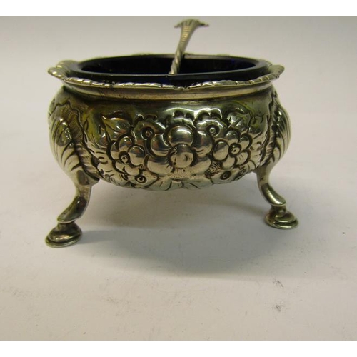 207 - A mid 18c Irish salt cellar, c.1760, 7.5cm w, together with a spoon, 1883.