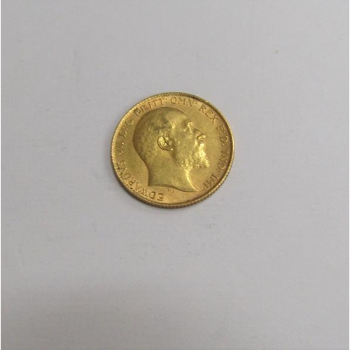 118 - A 1910 gold half sovereign.