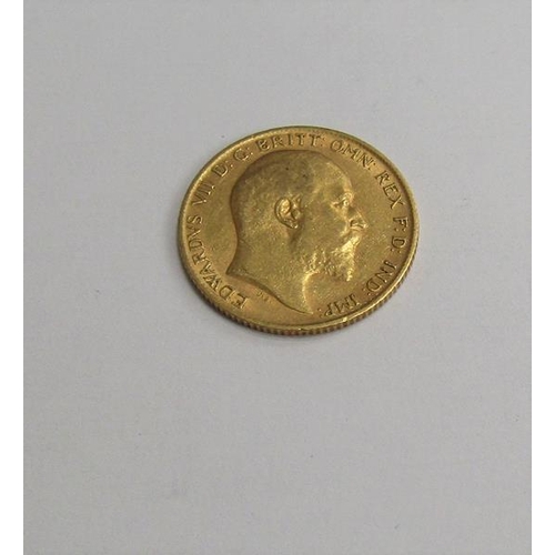 120 - A 1910 gold half sovereign.