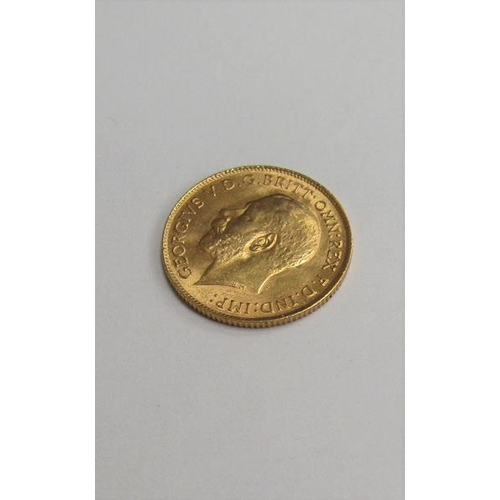 122 - A 1913 gold half sovereign.