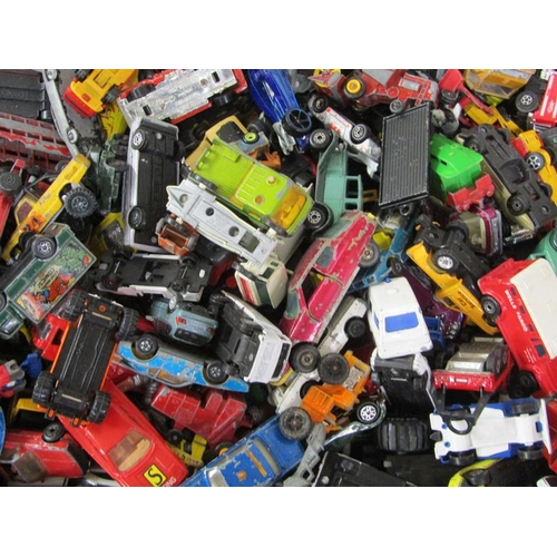 1200 - LARGE QTY OF UNBOXED DIECAST VEHICLES - MATCHBOX ETC