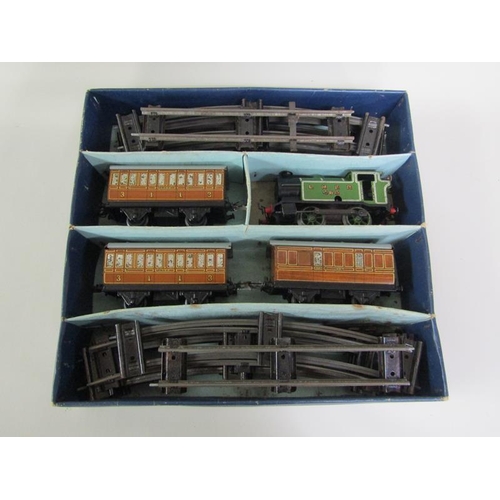 1204 - VINTAGE HORNBY O GAUGE TRAIN SET IN ORIGINAL BOX