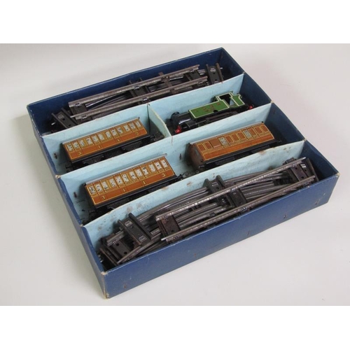 1204 - VINTAGE HORNBY O GAUGE TRAIN SET IN ORIGINAL BOX