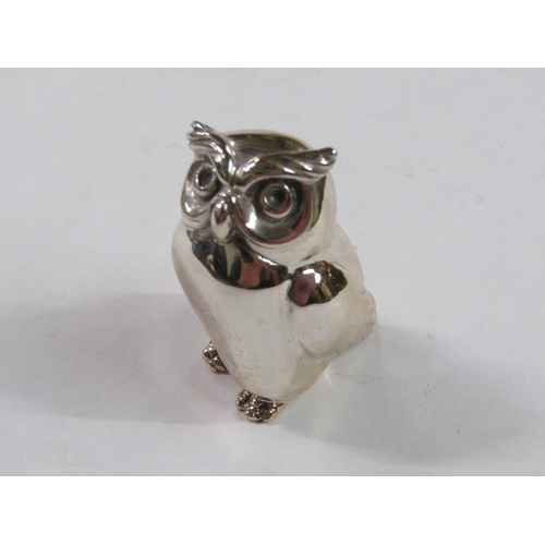 1402 - MINIATURE SILVER OWL TOGETHER WITH MINIATURE MOUSE CHEESE BLOCK DECORATION