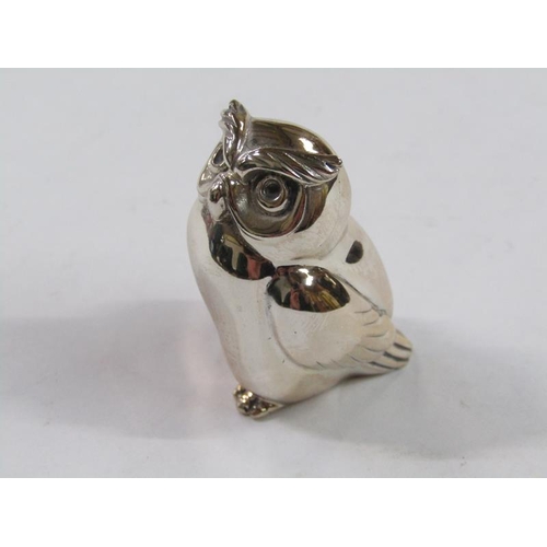 1402 - MINIATURE SILVER OWL TOGETHER WITH MINIATURE MOUSE CHEESE BLOCK DECORATION