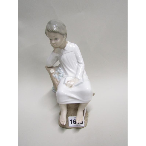 1615 - LLADRO PORCELAIN FIGURE, 20CM H