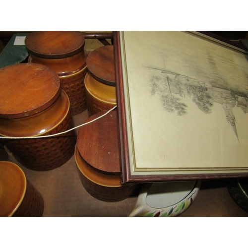 194 - BOX OF MIXED CERAMICS, PICTURE