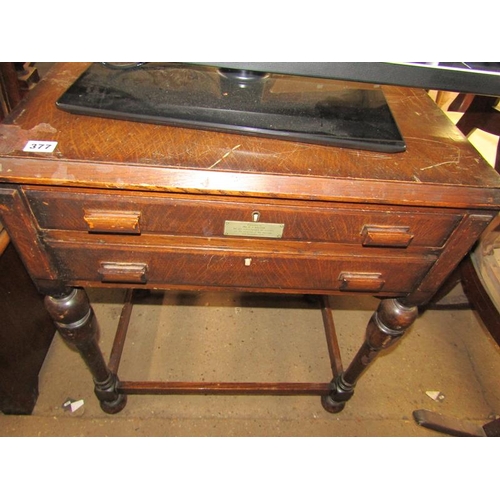 377 - 1920'S CUTLERY TABLE