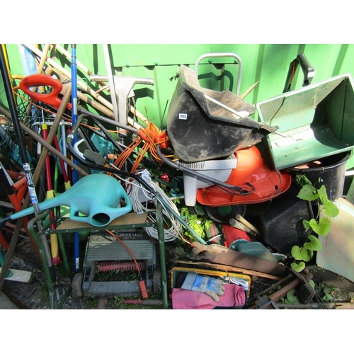 753 - LARGE QTY OF GARDENING EQUIPMENT TO INC. WATERBUTT, MOWERS, LAWN RAKES, HAND TOOLS ETC.