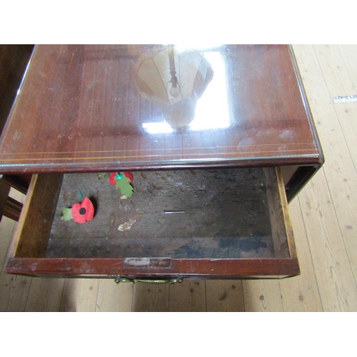 1692 - LATE GEORGIAN MAHOGANY INLAID TWIN FLAP PEMBROKE TABLE WITH FITTED ONE END DRAWER 73cms W