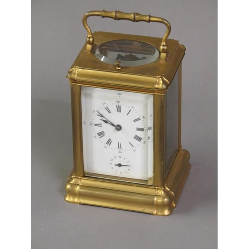 12 - A late 19c French carriage clock, the two train movement having petit and grande sonnerie striking o... 