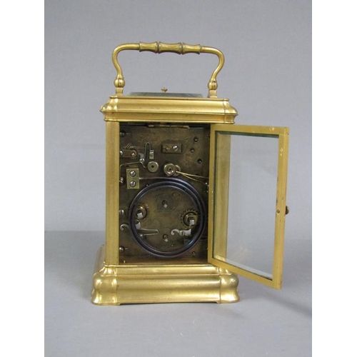 12 - A late 19c French carriage clock, the two train movement having petit and grande sonnerie striking o... 