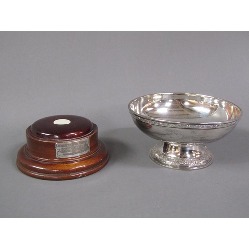 190 - A silver presentation bowl on stand, the bowl London 1935, 7oz t, 12.5cm diam.