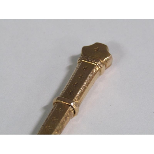 106 - A 19c gold needle case, 5.5cm l, 3.3g.