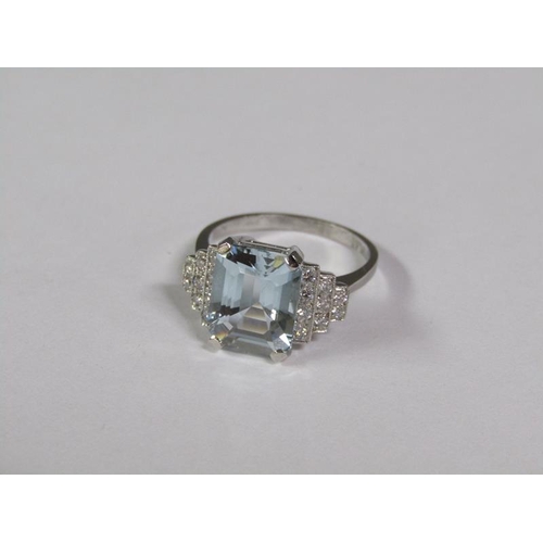 138 - A platinum Art Deco style diamond and aquamarine set ring, size L/N.