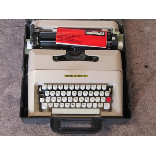 404 - VINTAGE TYPEWRITER