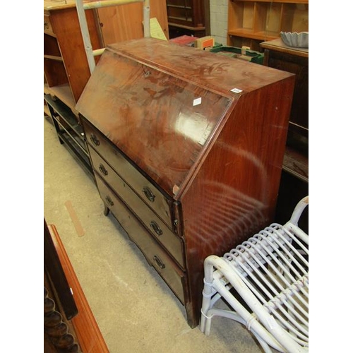 473 - GEORGIAN MAHOGANY BUREAU