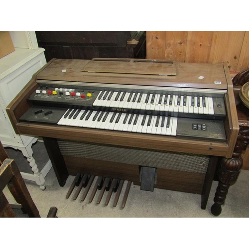 549 - ELECTRIC ORGAN