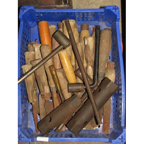 638 - LARGE QTY OF HAND TOOLS