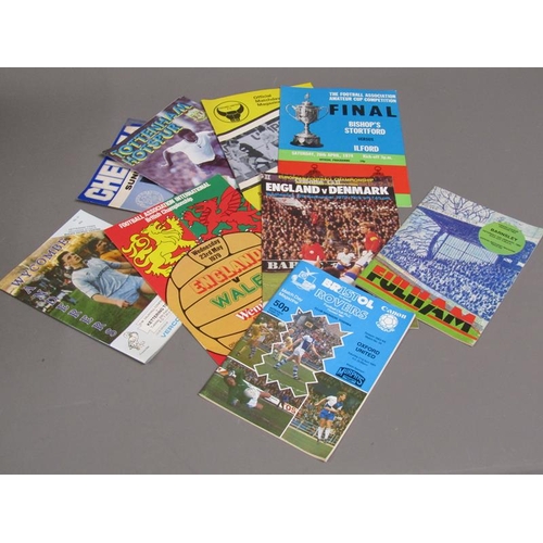 109 - QTY OF FOOTBALL PROGRAMMES, COMICS AND ANNUALS