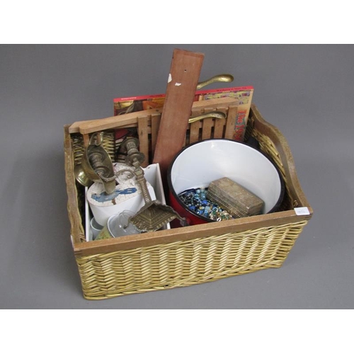 188 - WICKER BOX TO INCL COOKING POT, MIXED METALWARE, GLASSWARE ETC