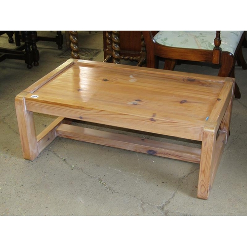 348 - PINE COFFEE TABLE