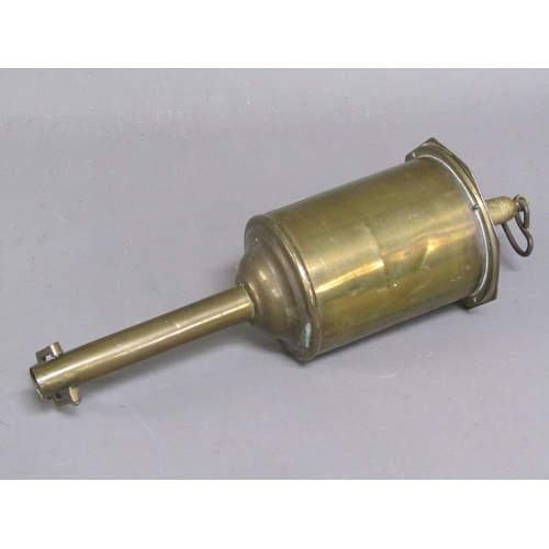 1104 - BRASS FIRE JACK, 5CM L