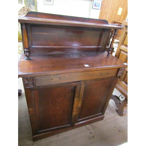 1574 - 19C FIGURE MAHOGANY CHIFFONIER WITH UPPER RAISED SHELF OVER BASE FITTED ONE LONG FRIEZE DRAWER WITH ... 