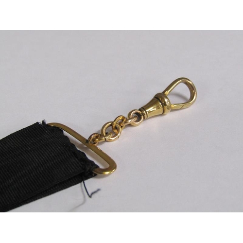 103 - A 19c Albertina with gold metal and bloodstone swivel fob, fob 16cm l.
