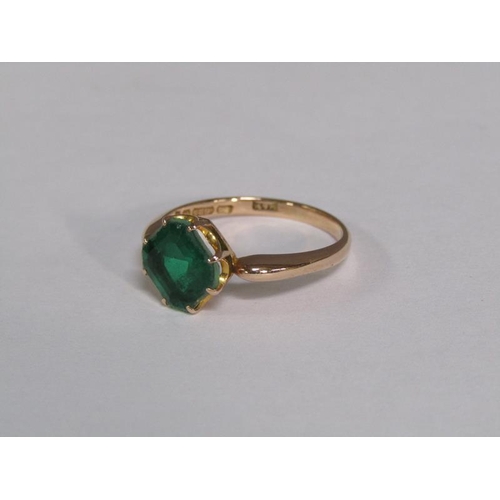127 - A 15ct gold cut emerald set ring, size R, emerald approx. 2 carats.