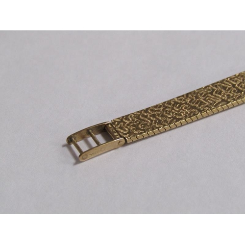 97 - An Omega Quartz ladies 9ct gold cased wristwatch, total 23.6g.