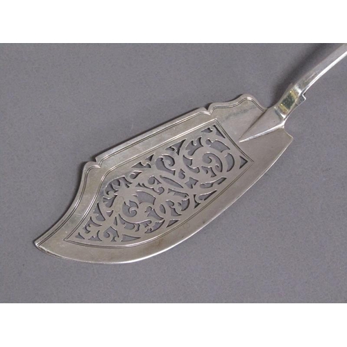 177 - An early Victorian silver fish slice with a pierced blade, 4.8ozt, 31cm l.