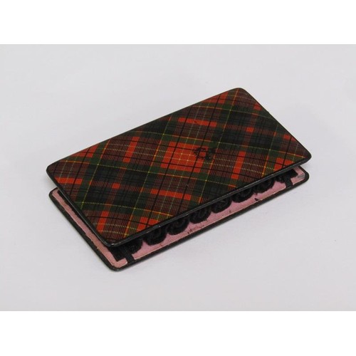 64 - An Edwardian Caledonian tartanware pen wipe folder, felt lined, 7cm x 4cm.