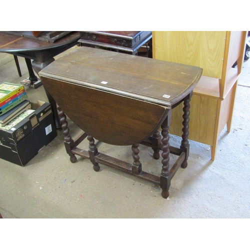 670 - 1930s OAK GATELEG TABLE